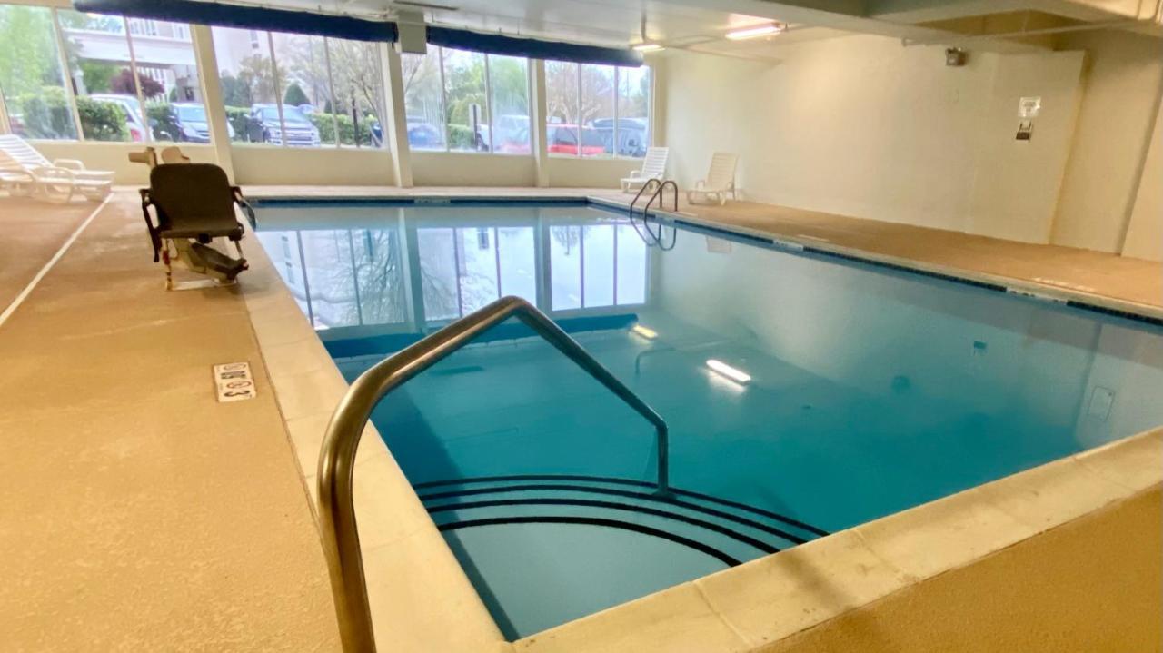 Comfort Suites Concord Mills Екстериор снимка