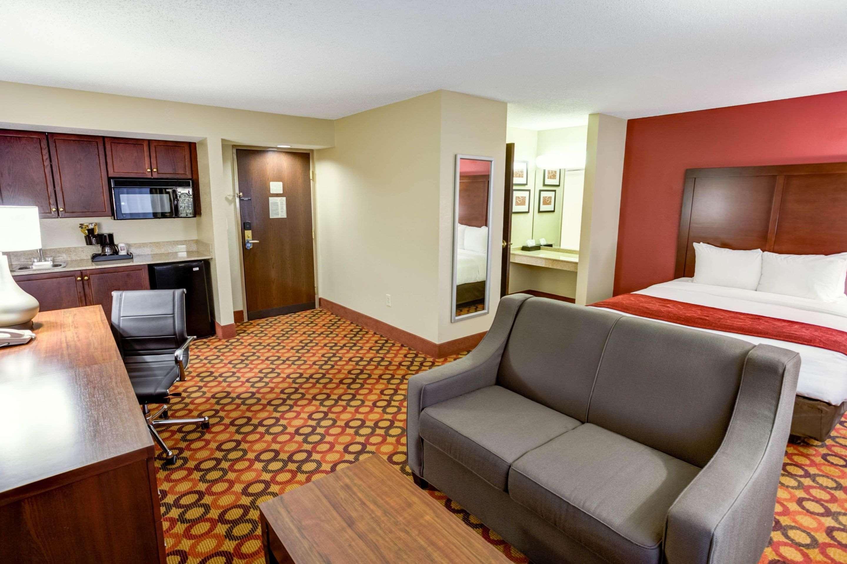 Comfort Suites Concord Mills Екстериор снимка