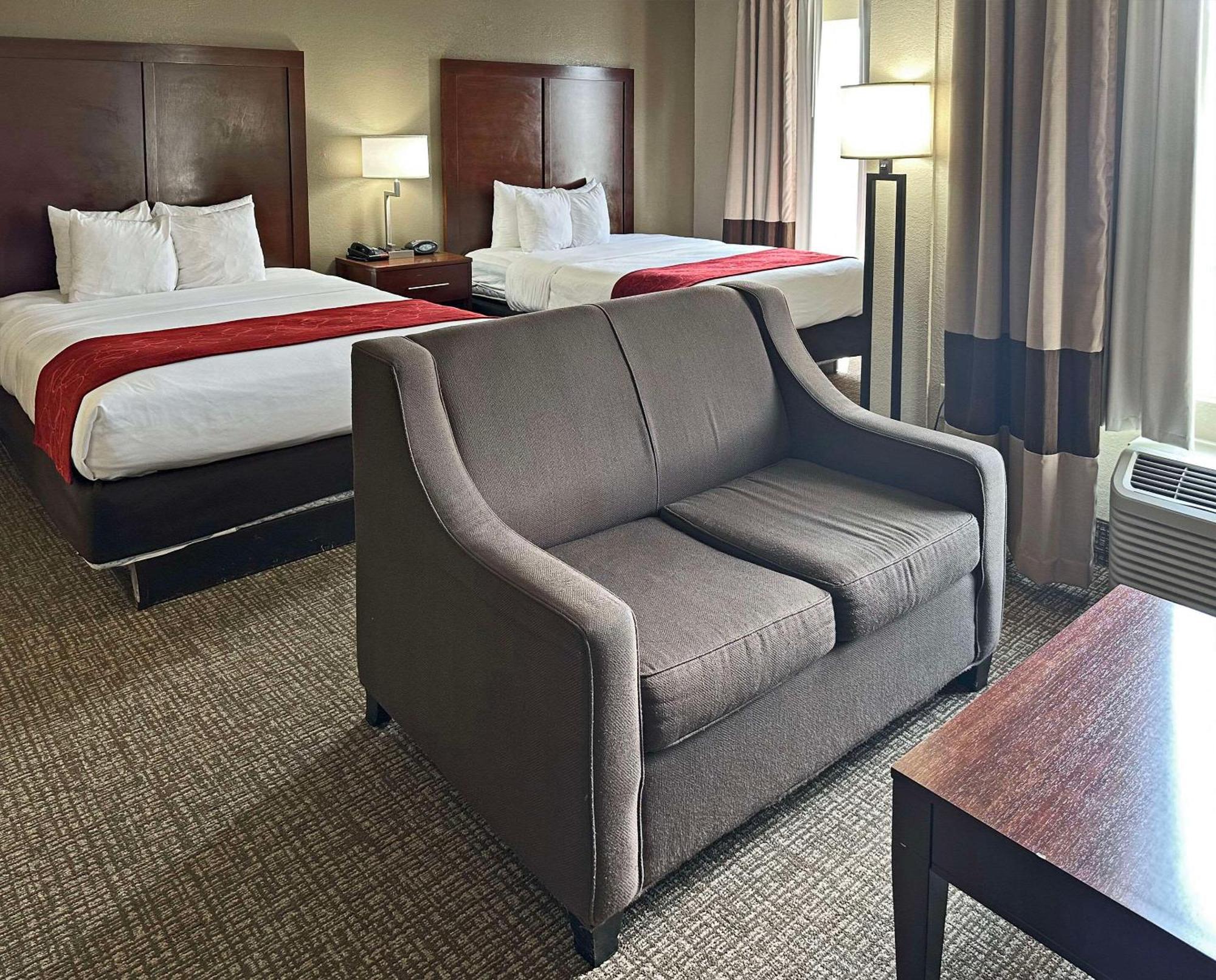 Comfort Suites Concord Mills Екстериор снимка