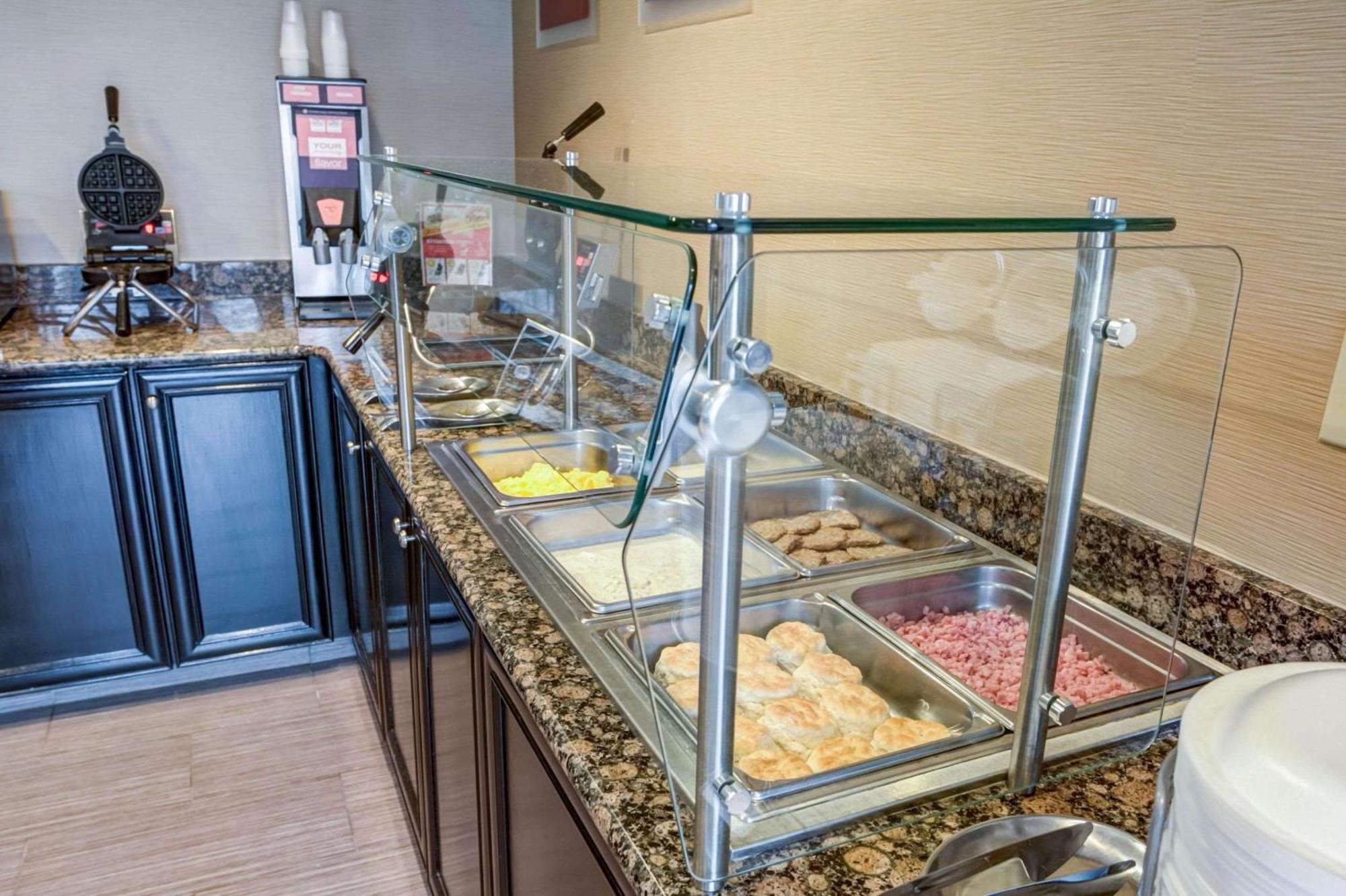 Comfort Suites Concord Mills Екстериор снимка