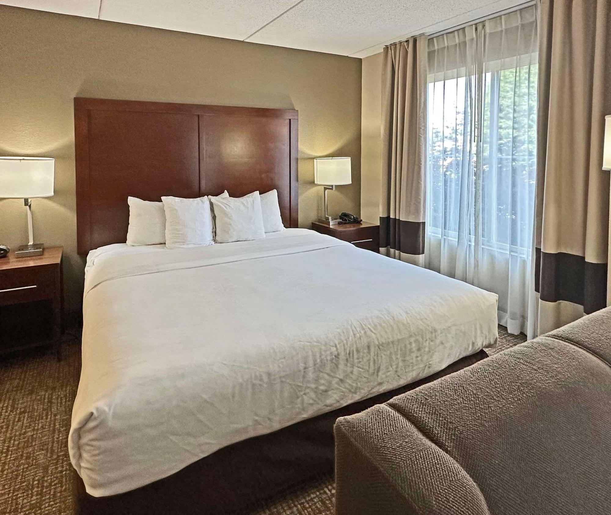 Comfort Suites Concord Mills Екстериор снимка