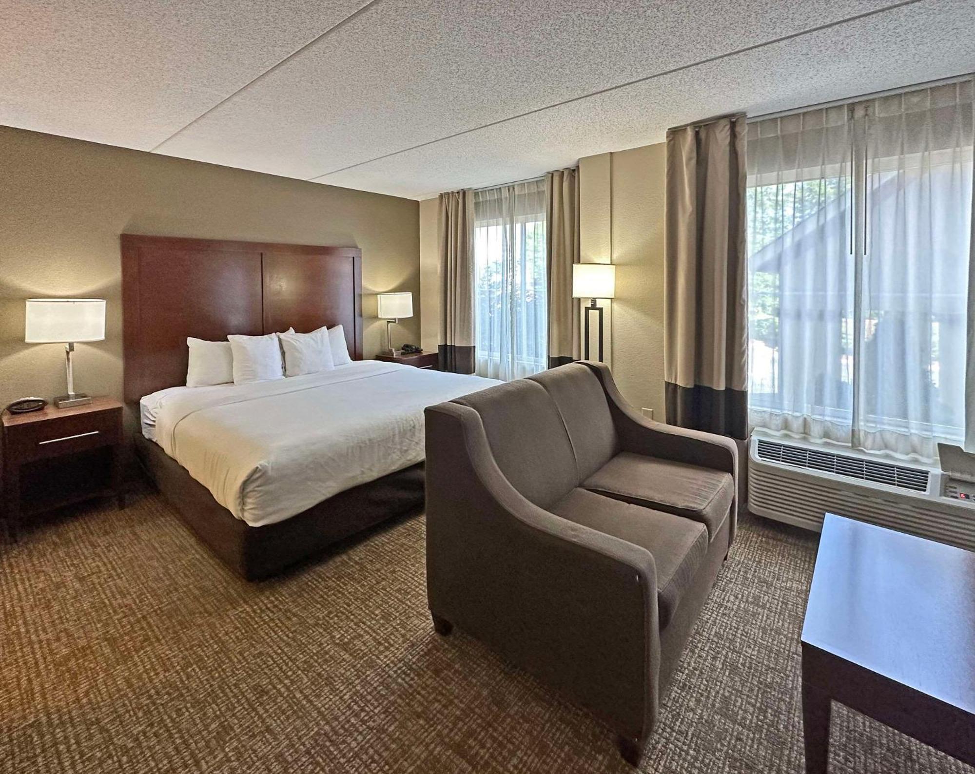 Comfort Suites Concord Mills Екстериор снимка