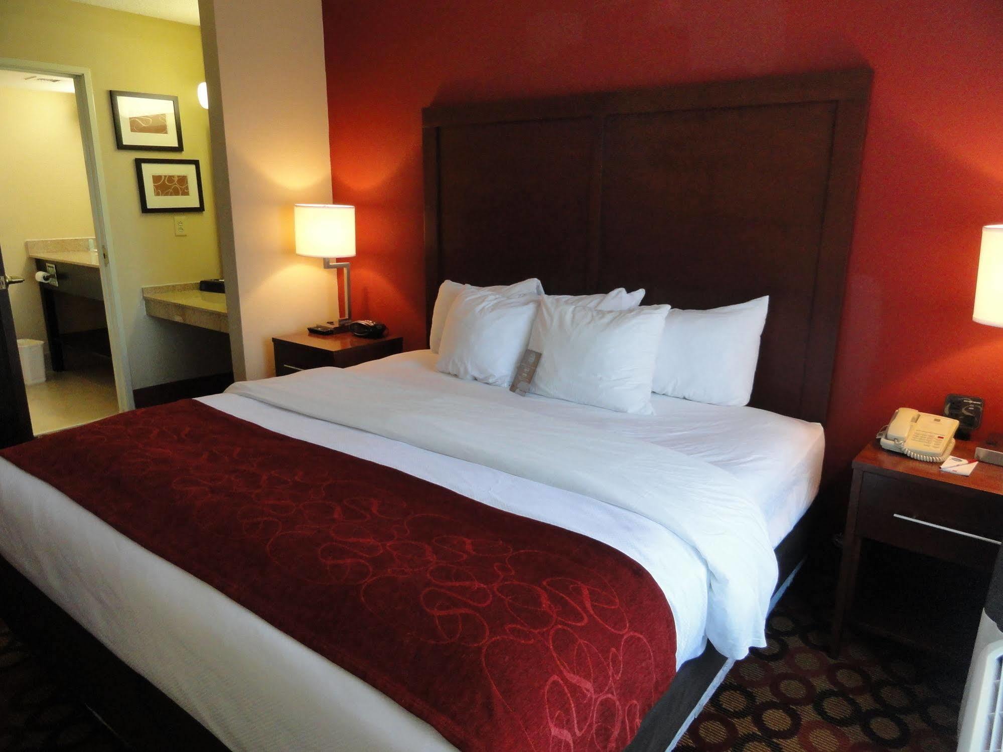 Comfort Suites Concord Mills Екстериор снимка